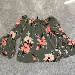 Floral off the shoulder blouse!